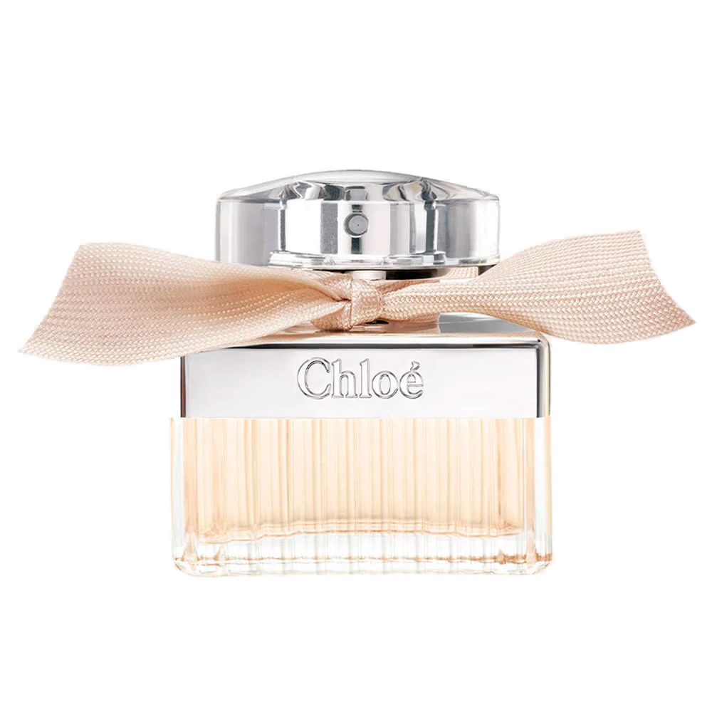 Chloé Eau de Parfum 30ml Chloé: frasco retangular de vidro canelado com líquido pêssego-âmbar, placa cromada gravada Chloé e laço de gorgorão nude amarrado no gargalo