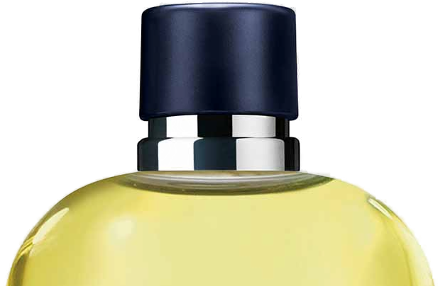 Close-up da tampa azul-marinho fosca com colar prateado do Dolce & Gabbana Pour Homme