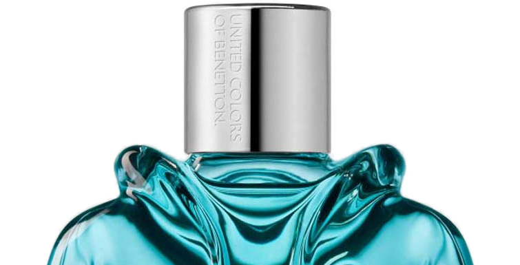Close-up da tampa prata cilíndrica com UNITED COLORS OF BENETTON do We Are Tribe Cool